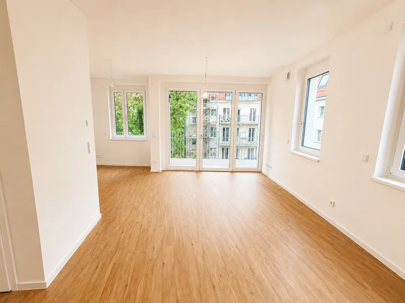 Erstbezug Neubau 2026 | 2 Zimmer | Süd-West-Balkon | Barrierefrei | Ruhige Hoflage | 3 min Ostkreuz — photo 1